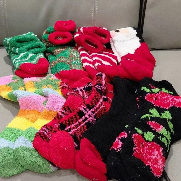 Festive Bundle Of Socks Collection - Picture 8 of 8